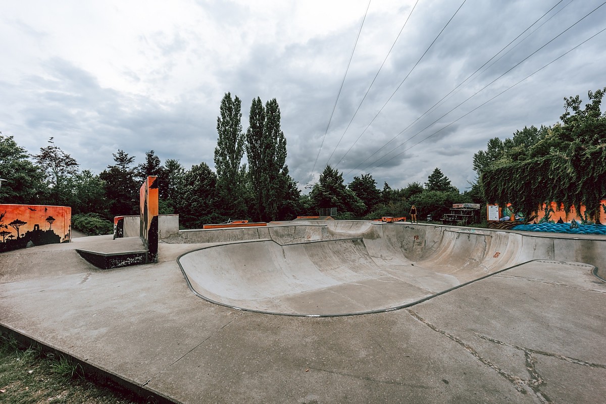 Red Shelter skatepark